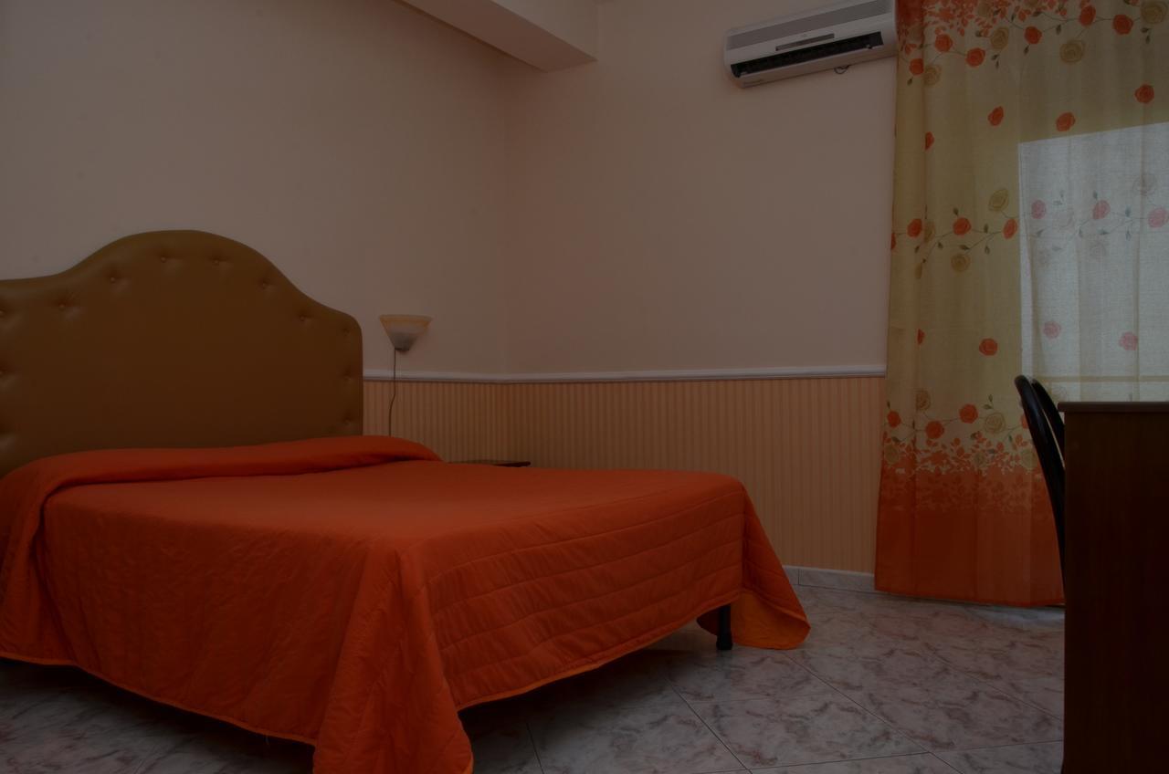Hotel Stefany Lago Patria Oda fotoğraf
